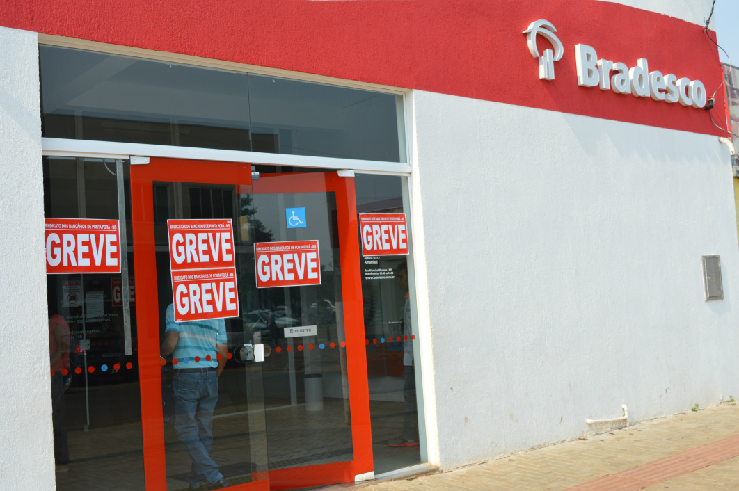 Sem nova proposta da Fenaban, bancários decidem manter greve Sem nova proposta da Fenaban, bancários decidem manter greve