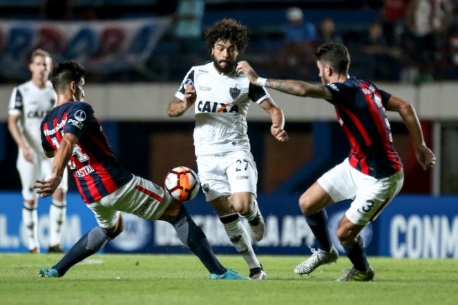 Galo volta a ser sonolento e perde na estreia da Copa Sul-Americana Galo foi mal na noite desta quarta-feira (Foto: Gazetapress)