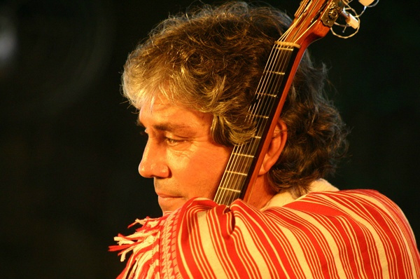4º Encontro do Folclore Toro Candil acontece neste final de semana em Amambai A apresentação principal da noite será do violonista paraguaio Juan Cancio Barreto, bastante conceituado pelos admiradores da música fronteiriça.