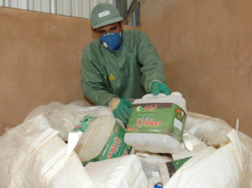 De acordo com o inpEV, cerca de 94% das embalagens plásticas primárias, que entram em contato direto com o agrotóxico, são devolvidas pelos agricultores