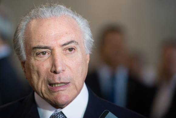 Temer nega boatos sobre FGTS e diz que benefício continuará financiando obras