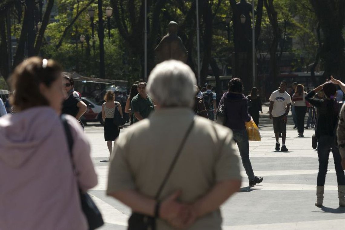 População brasileira deve chegar a 233,2 milhões em 2047, diz IBGE População brasileira deve chegar a 233,2 milhões em 2047, diz IBGE