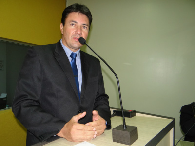 Jaime Bambil cobra guarda-volumes nas agências bancárias de Amambai Vereador de Amambai, Jaime Bambil (PT do B)Foto: Moreira Produções