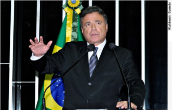 Oposição quer apoio da sociedade para se contrapor ao governo Senador Álvaro Dias (PSDB-PR).