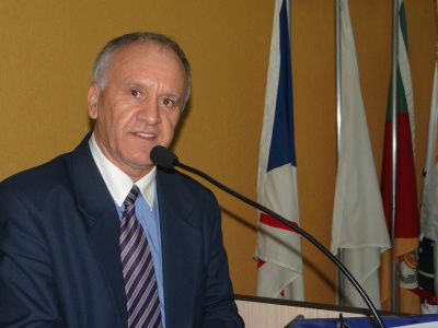 Roberto Dias congratula-se com parlamentares eleitos no Estado Presidente do legislativo de Amambai, vereador Roberto Dias (PSDB)/ Foto: Moreira Produções