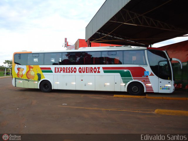 O adolescente de 17 anos estava em um ônibus, que faz linha Coronel Sapucaia/Amambai e levava 13Kg de maconha com ele.