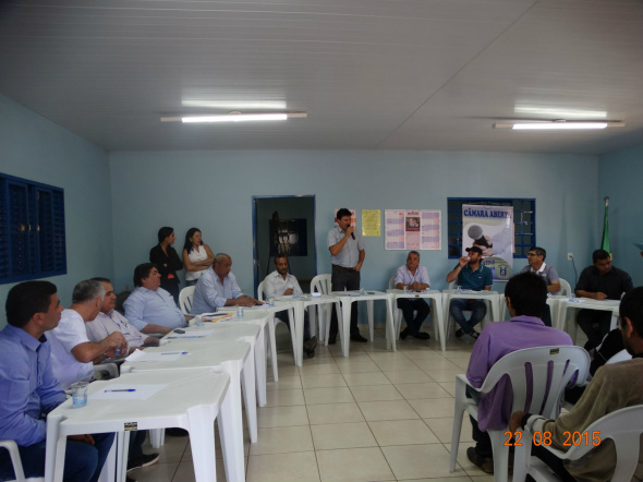 Projeto “Câmara Aberta” iniciou no Conjunto Alcindo Franco Machado O projeto foi realizado na sede da Associação de Moradores do conjunto Alcindo Franco / Foto: Assessoria