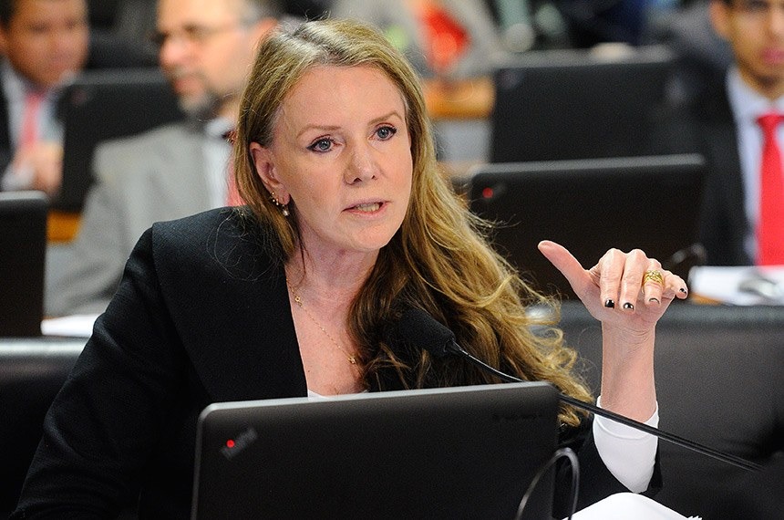 Na opinião de Vanessa Grazziotin (PCdoB-AM), autora da proposta, quase sempre medidas de proteção contra a violência física e psicológica concedidas às vítimas mostram-se insuficientes e insatisfatóriasMarcos Oliveira/Agência Senado