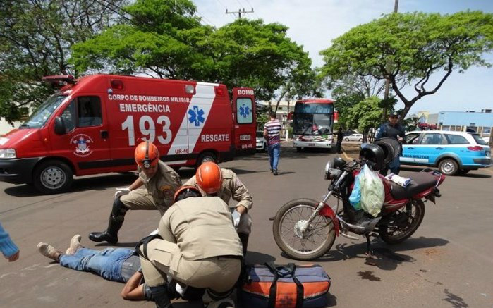 Ciclista fica ferido em choque com motocicleta em Amambai