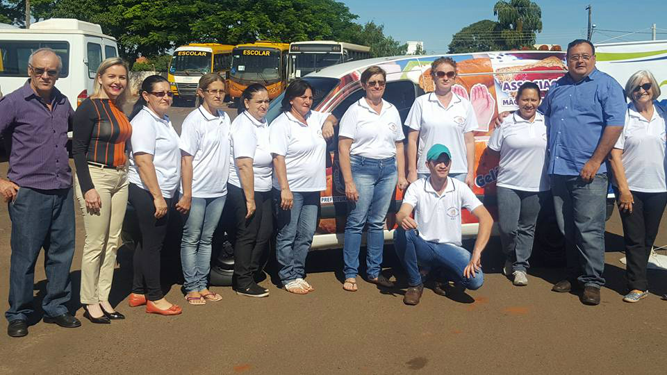 Associação Mãos que Produzem Arte de Amambai é referência em associativismo A entrega do carro aconteceu na Prefeitura Municipal. O veículo foi entregue pelo prefeito Dr. Bandeira, na quarta-feira (12) / Foto: Divulgação