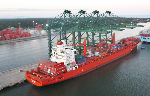 Colapso no setor portuário dificulta escoamento da safra de milho no Brasil