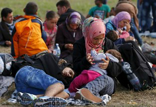 Quase 300 mil migrantes chegaram este ano à Europa