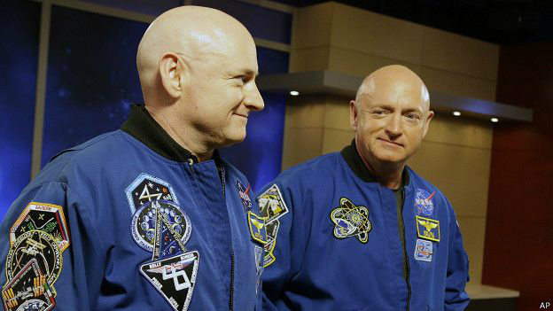 Como corpo de astronauta mudou após um ano no espaço Eles são gêmeos idênticos, mas Scott tem 3,8 cm a mais agora
