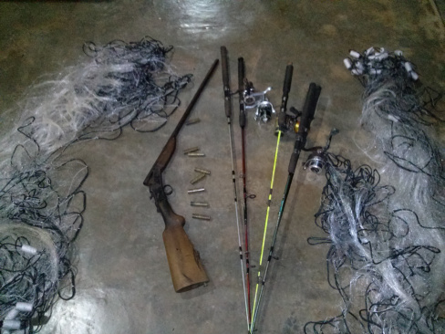 PMA prende quatro por pesca predatória e apreende pescado