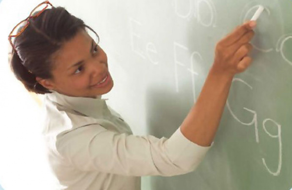 SAD convoca para avaliação os aprovados do concurso de apoio à educação básica