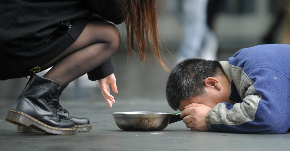 China quer aumentar salário mínimo para combater desigualdades