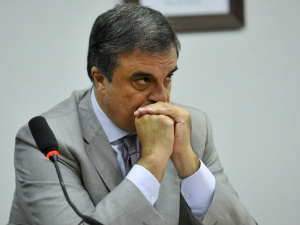 Cardozo: país precisa enfrentar problemas das prisões Cardozo: país precisa enfrentar problemas das prisões