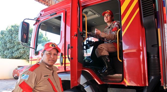 Bombeiro voluntário é exemplo de altruísmo e cidadania Bombeiro voluntário é exemplo de altruísmo e cidadania