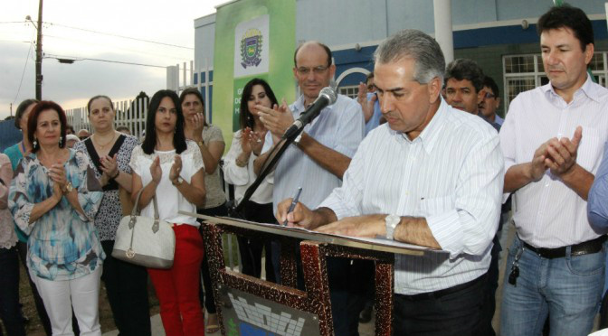 Reinaldo Azambuja entrega novas sedes da Agenfa, Agraer e Detran em Amambai
