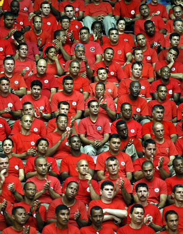 Senado aprova anistia aos bombeiros do Rio Senado aprova anistia aos bombeiros do Rio