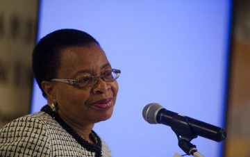 Graça Machel diz que o marido, de 94 anos, continua em estado crítico, mas estável: 
