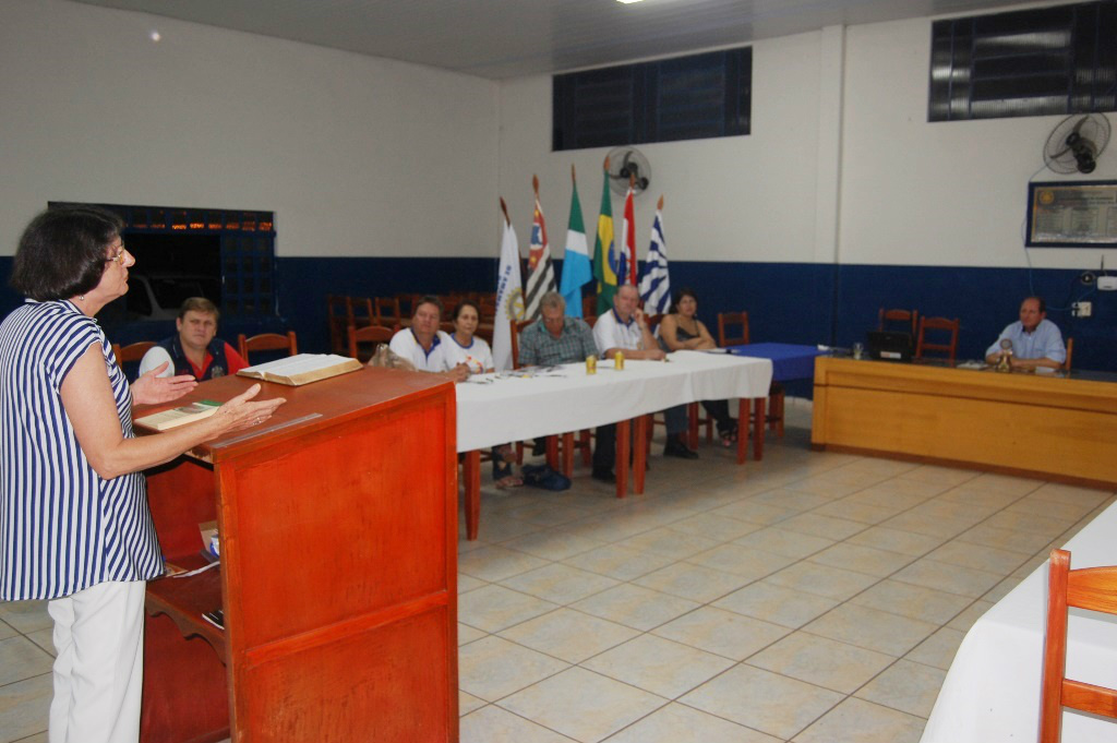 Na educação infantil, os professores lidam com um ser que pensa, que interpreta, que precisa ser socializado, educado.