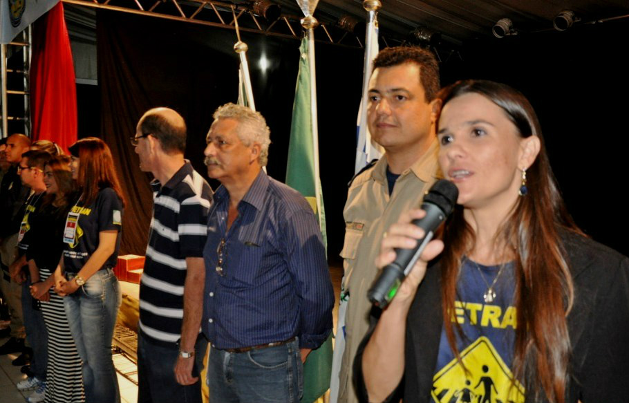 Abertura do Fetran - Festival Estudantil Temático Teatro para o Trânsito de Mato Grosso do Sul, etapa Capey, em Amambai.
