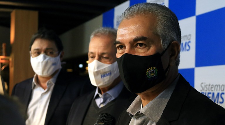 Governador Reinaldo Azambuja destacou viés social do programa Ilumina PantanalFoto: Edemir Rodrigues
