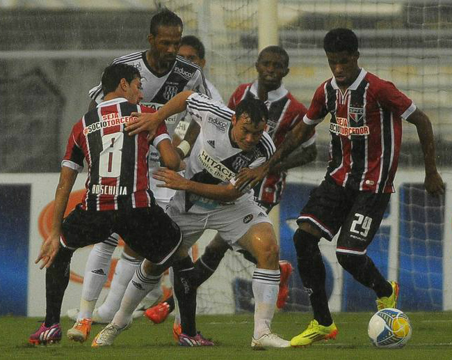 São Paulo destaca garra para arrancar vitória no Morumbi São Paulo foi pressionado, mas conseguiu fazer 2 a 1 na Ponte Preta, de virada, pela 10.ª rodada do Paulistão (Foto: Alex Silva/Estadão)