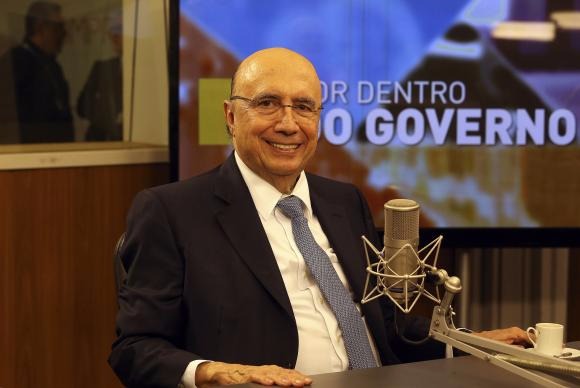 Meirelles defende aprovação da reforma da Previdência ainda este ano Brasília - O ministro da Fazenda, Henrique Meirelles, concede entrevista ao programa Por Dentro do Governo, da TV NBR (Antonio Cruz/Agência Brasil)