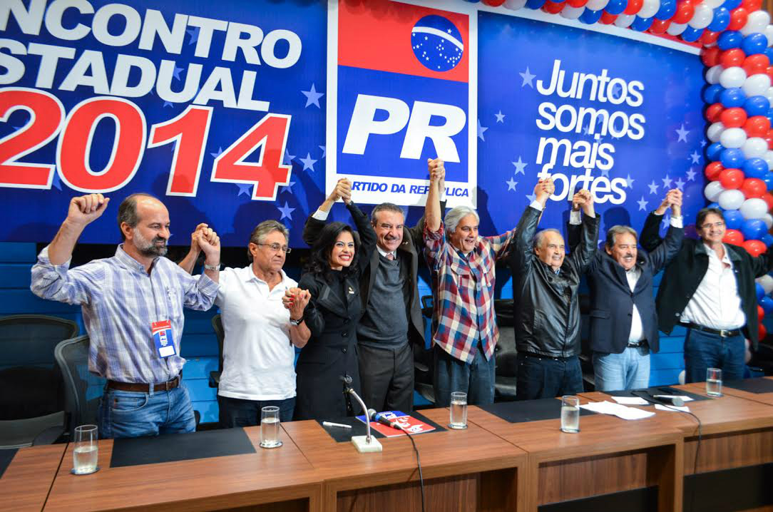 PR e PT confirmam aliança e Delcídio garante vice republicano