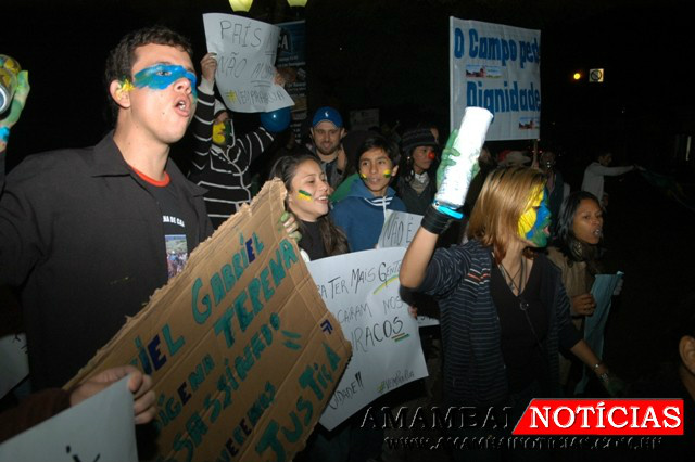 Manifestação que aconteceu em Amambai no sábado 22 de Junho reuniu aproximadamente 200 pessoas.