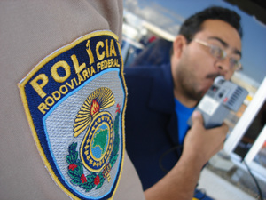Operação Carnaval: "Bloco do bafômetro" nas rodovias