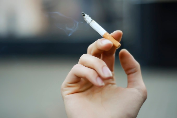 14 dicas para parar de fumar e não engordar (fuzznails/Thinkstock/Getty Images)