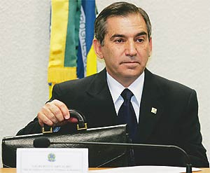 Governo vai começar a liberar emendas parlamentares, diz Gilberto Carvalho Gilberto Carvalho.