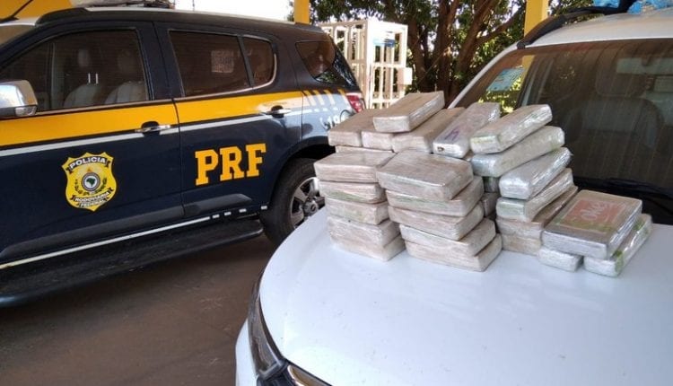 Casal é preso ao transportar cocaína avaliada em R$ 6,7 milhões Droga seria entregue no estado de Sãon Paulo. (Foto: Divulgação/ PRF)