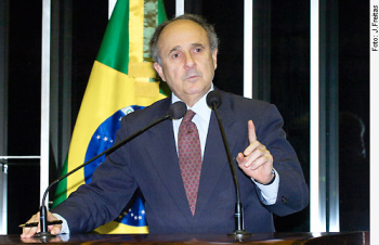 PEC da Felicidade está pronta para ser votada na CCJ Cristovam Buarque, autor da