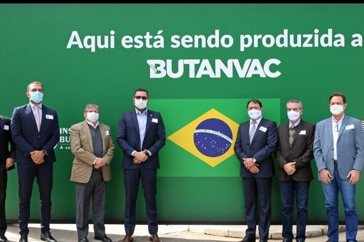 Presidente da ALEMS visita Butantan e solicita doses extras da Coronavac Presidente Paulo Corrêa e presidente da Fiems visitaram a sede do Instituto Butantan /Foto: Dicom/Fiems
