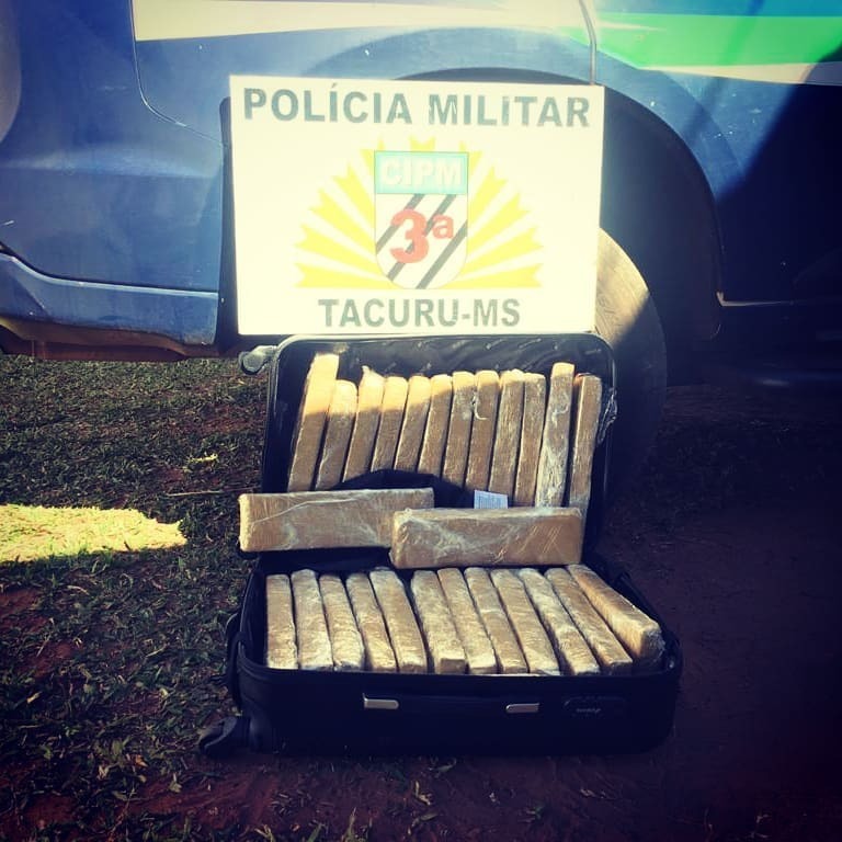 Polícia Militar apreende adolescente-infrator transportando 22 kg de maconha Foto: 3ª CIPM