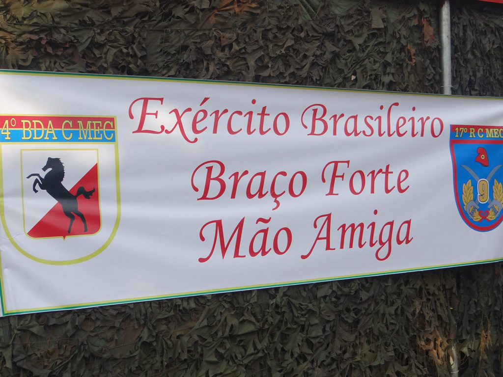 Dia do Soldado: exposição de materiais militares em Amambai