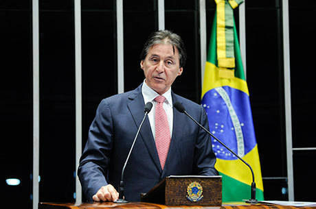  Eunício Oliveira é um dos defensores da renovação do apoio a Dilma - Pedro França/Agência Senado 