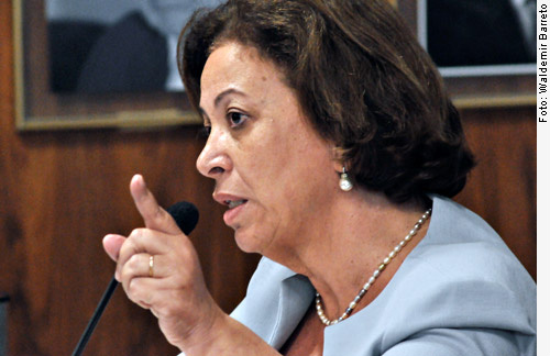 Ideli quer aprovar Orçamento 2011, com muitos cortes, até o próximo dia 22 Ideli quer aprovar Orçamento 2011, com muitos cortes, até o próximo dia 22