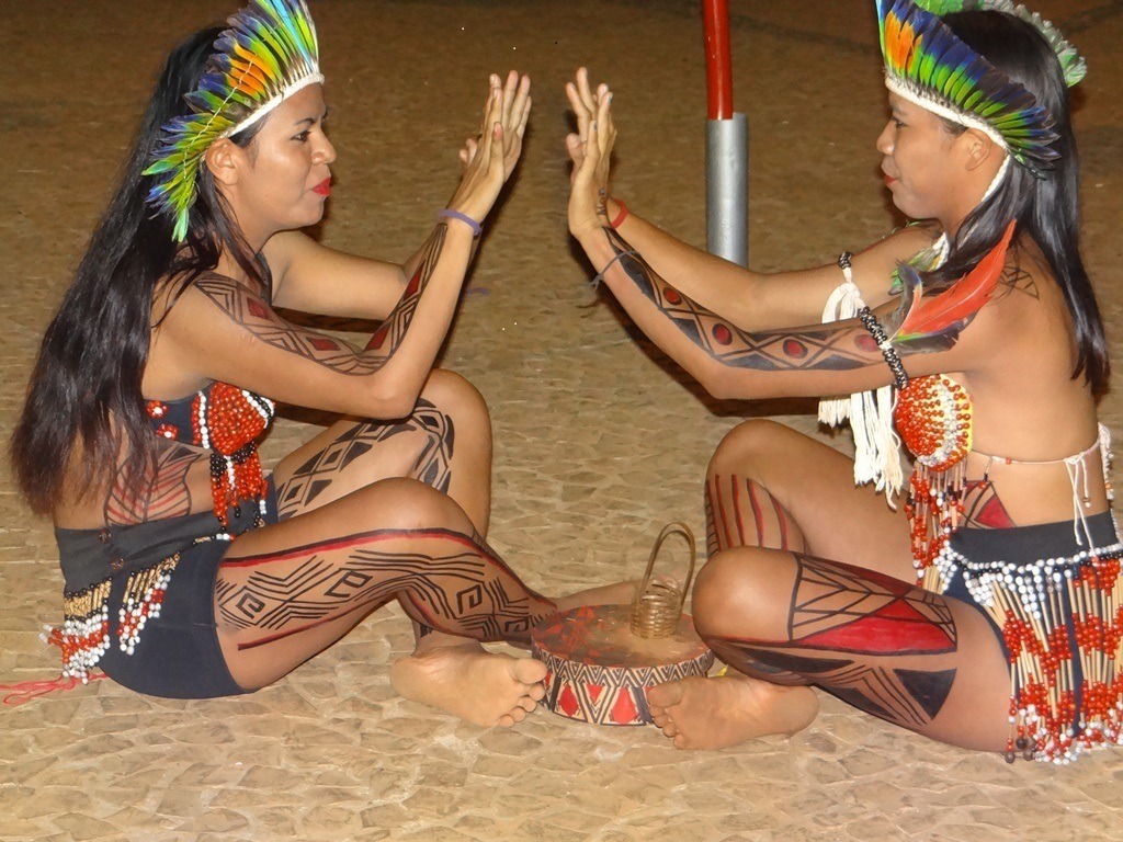 Atrizes do Grupo de Teatro Pa’ikuararendy.Foto: Moreira Produções