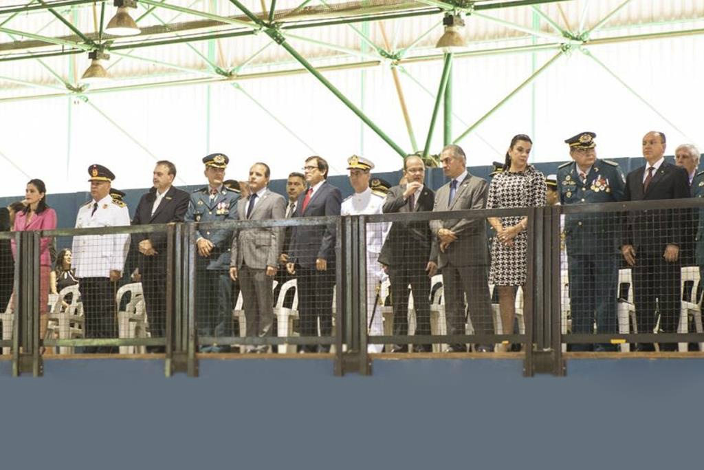 Deputados recebem homenagem e reafirmam parceria com a PM Autoridades participaram também de formatura de cabos da PMFoto: Divulgação
