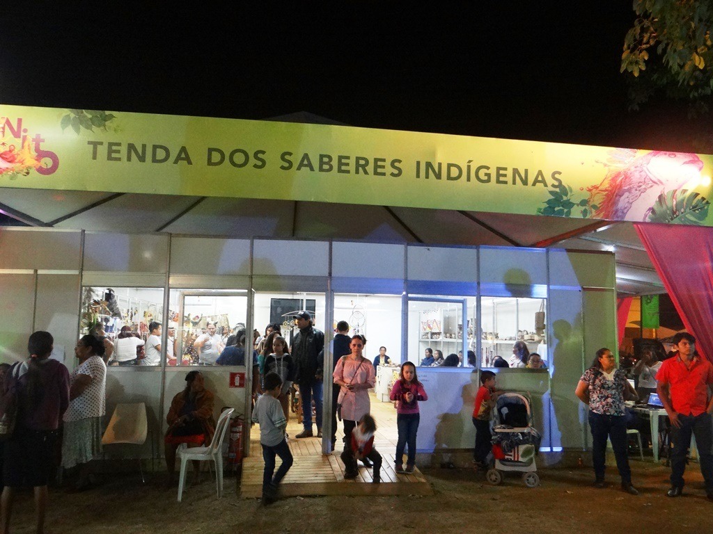 Artesanato de diferentes etnias indígenas do MS foram expostos e comercializados em local próprio.Foto: Moreira Produções