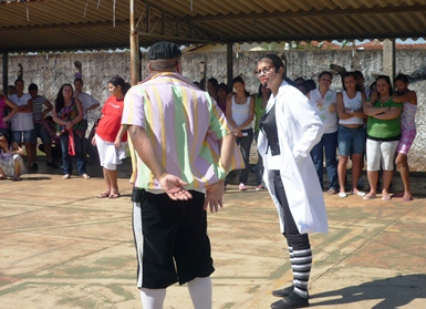 Campanha contra o câncer feminino e DST/AIDS leva prevenção e tratamento Campanha contra o câncer feminino e DST/AIDS leva prevenção e tratamento