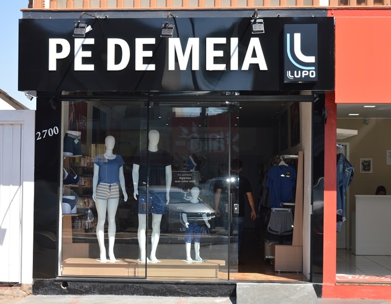 Amambai agora tem loja Pé de Meia A loja fica localizada na Avenida Pedro Manvailler, em frente a Valotta Calçado / Foto: Moreira Produções