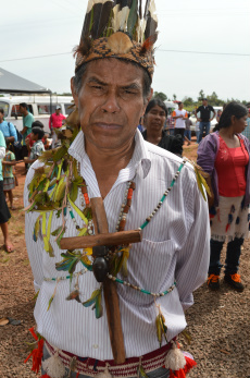 Rezador da aldeia Amambai, Valdemar Lima, 60 anos Foto: Moreira Produções