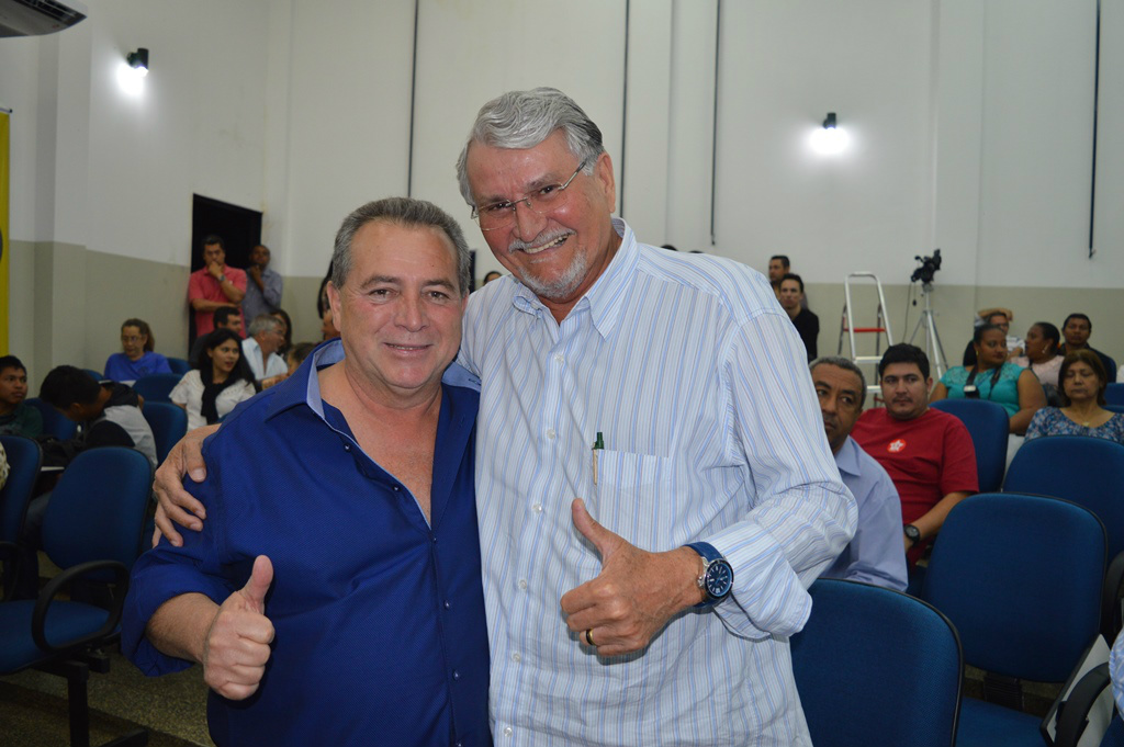 Candidatos a prefeito de Amambai perdem oportunidade de surpreender em debate As presenças do deputado federal Zeca do PT e do ex-deputado estadual Carlos Monteiro foram saudadas pelos candidatos.