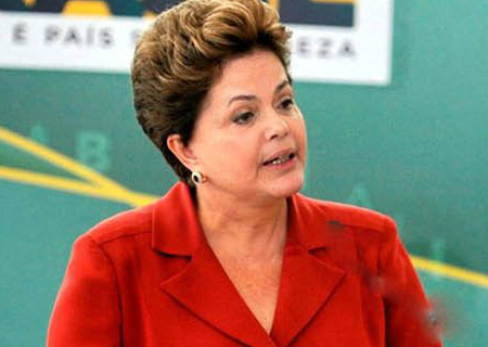 Dilma nega reforma e reafirma pacto de 5 temas